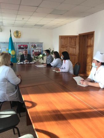 Үкіметтік емес ұйымдармен кеңес